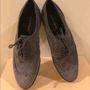 Perfect shoes to wear with pants, skits